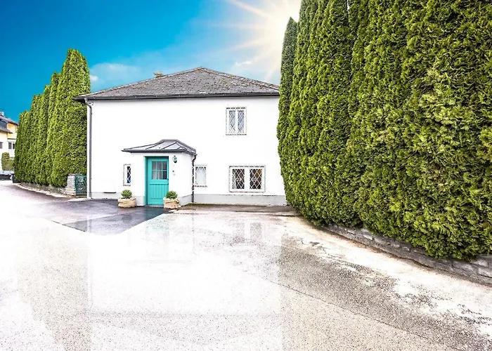 Townhouse Riva, Prime Location In The City Of Salzburg, 1000M2 Backyard