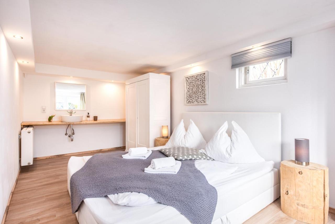 Villa Townhouse Riva, Prime Location In The City Of Salzburg, 1000m2 Backyard *