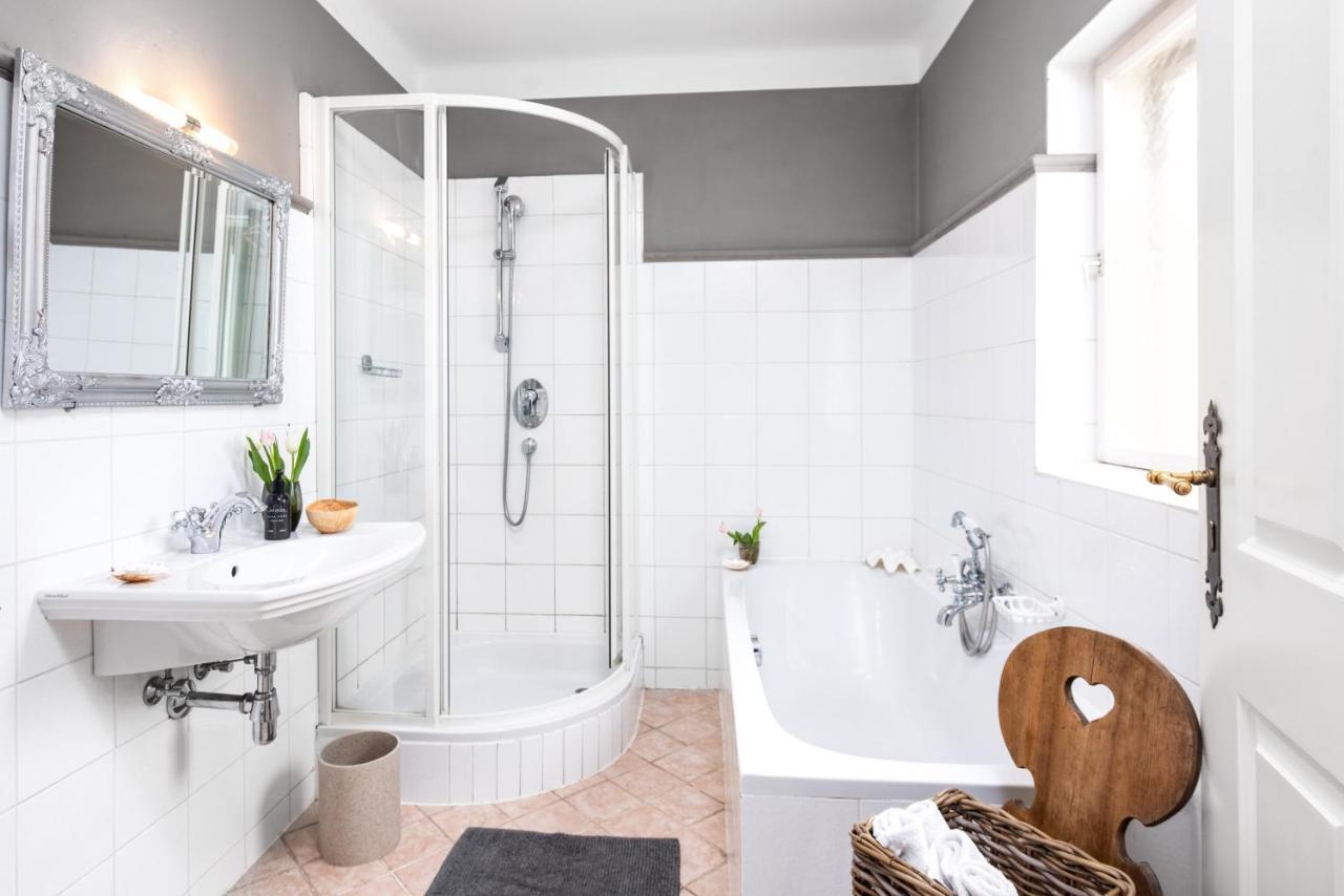 Townhouse Riva, Prime Location In The City Of Salzburg, 1000m2 Backyard Villa Salzburg