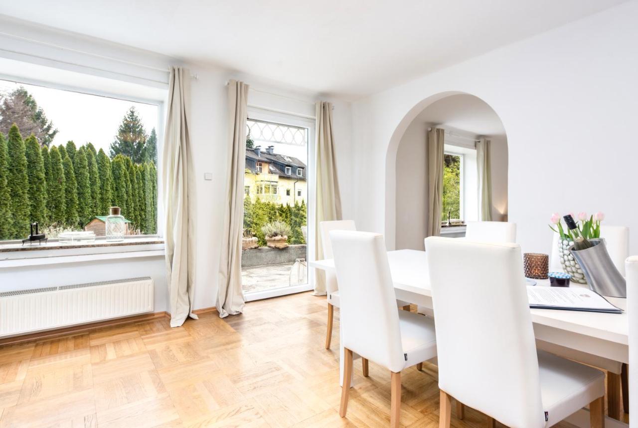 Villa Townhouse Riva, Prime Location In The City Of Salzburg, 1000m2 Backyard *