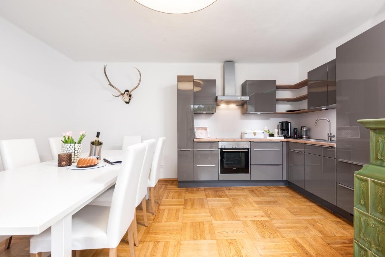 Townhouse Riva, Prime Location In The City Of Salzburg, 1000m2 Backyard Villa Salzburg